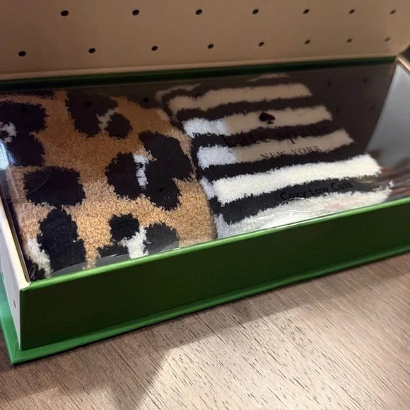 NWT! ♠️ kate spade 3-pair gift set cozy low socks. Limited edition KS gift box! - Picture 9 of 13